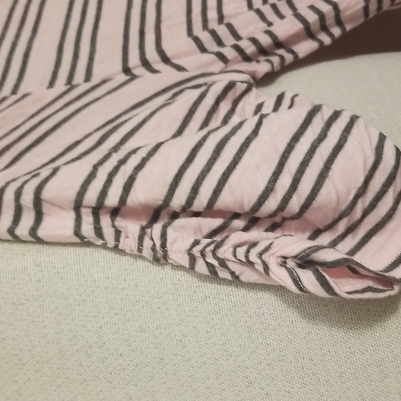 Motherhood maternity jersey knit top with ruffled sleeves and strin belt size sm - Picture 2 of 4